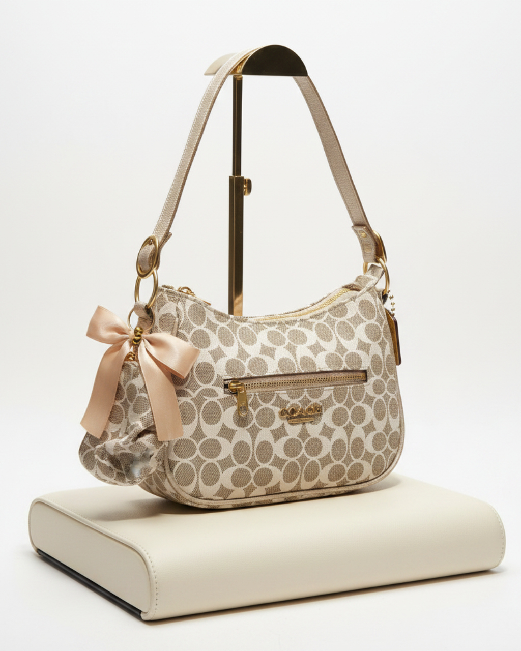 Bolso Shoulder Bag Monograma beige – Cuero Sintético